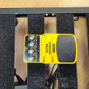 Behringer UC200 gitarový efekt, gitarový pedál - 3