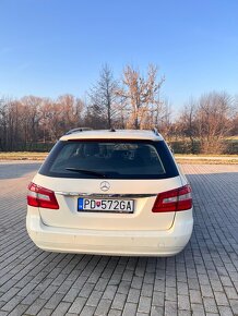 Mercedes Benz E200 - 3