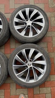 Alu disky Škoda superb 3 235/45 R18 - 3