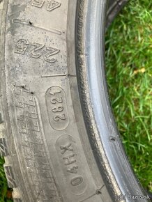 .Celorocne pneu 225/45 R17 - 3