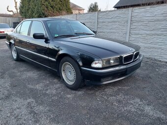 BMW 735i V8 Manuál - 3