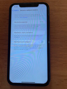 Krásny Iphone XR 64 GB black - 3