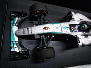 MERCEDES AMG F1 W07 HYBRID 2016 NICO ROSBERG MINICHAMPS 1:18 - 3