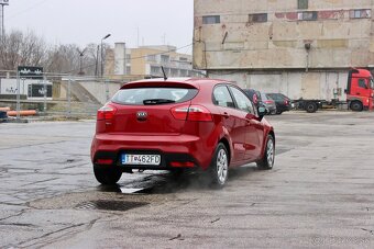 KIA Rio - 1.4 Benzín - automat - 44 tis km - 5 dv. - 3