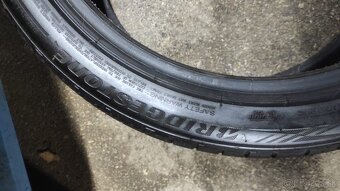 Bridgestone 235/40r19 letne - 3