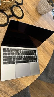 Apple MacBook AIR 2018 RETINA 128GB 13,3" - 3