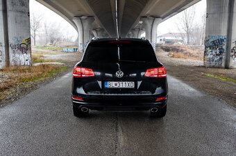 VW TOUAREG R-LINE 3.0TDI - 3