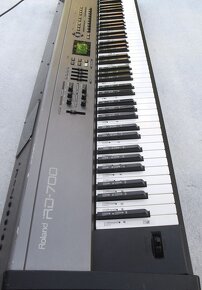 Stage piano Roland RD 700 - 3