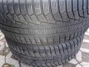 225/60r17 zimne hankook - 3