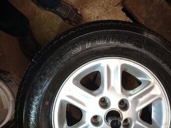 Predám disky a pneumatiky 195/80r15 na land Rover freelander - 3