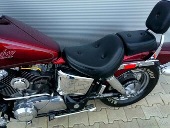 HONDA SHADOW VT1100 V TWIN, / KRÁSNY originál stav, - 3