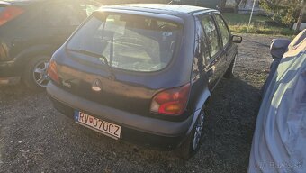 Ford Fiesta 1.7i - 3