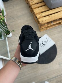 Jordan 4 White Thunder - 3