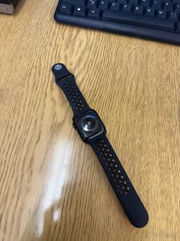 Apple Watch Series 4 - 3