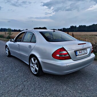 Mercedes Benz W211 E320 - 3