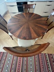 Stol a stolicky z orechového dreva - 3