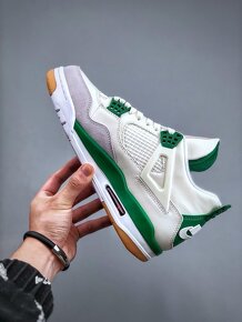 Nike Air Jordan 4 SB Pine Green - 3