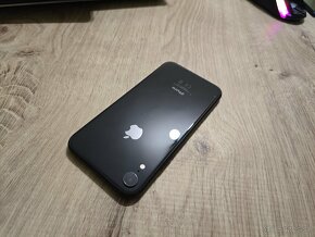 Iphone XR 64gb plnefunkcny displej v super stave bolo na nom - 3