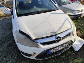 Predam Opel Zafira 1.8 - 3