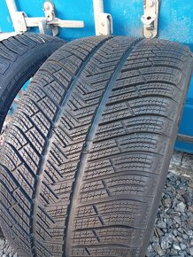 2ks najazdené zimné 285/35R20 - 3