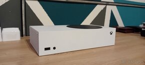 Predám xbox one s 512Gb - 3