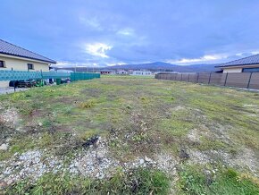 REZERVOVANÉ staveb. pozemok 873 m² Trenčianke Jastrabie - 3