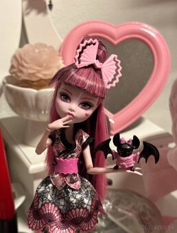 Monster High Draculaura Exchange Student - 3