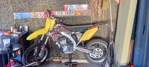 Ponúkam crossu Suzuki 2015 FMF výfuk vstrek 250ka - 3