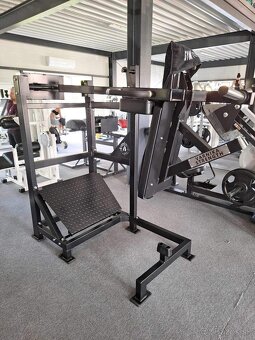 PENDULUM SQUAT MACHINE - 3