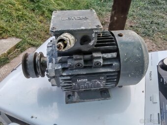 Elektromotor pätkovy750w0.75 kW 1390 ot/min - 3