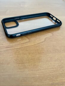 Kryt Spigen na Iphone 11 + ochranne sklo - 3