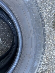 Bridgestone 215/70 R16 zimné 7-7,5mm - 3