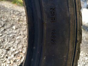 Predám zimné pneumatiky 225/50 r17 - 3