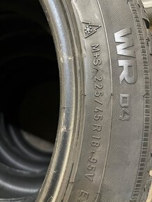 225/45R18 95V - 3