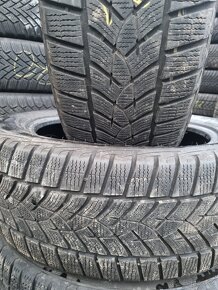 215/55R18 - 3