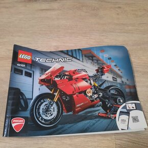 Lego Technic 42107 motorka Ducati Corse - 3