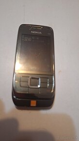 Nokia E66 + nabijacka + 3 baterie - 3