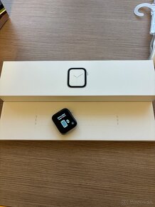 Apple Watch Series 4, 44mm hliník - 3