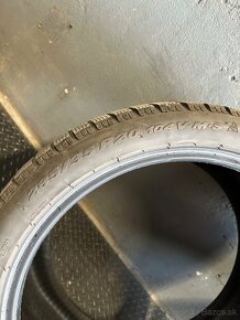 Pirelli Sottozero 285/35R20 - 3