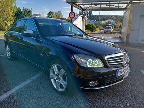 Mercedes C 320 CDI, automat, šíber, top stav - 3