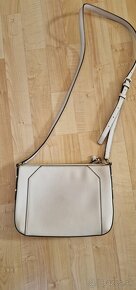 Crossbody kabelka GUESS biela - 3