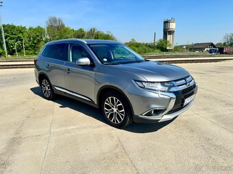 Mitsubishi Outlander 2.3 Di-D 4WD automat - 3