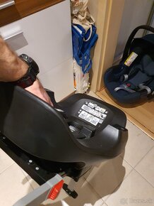 BRITAX RÖMER Autosedačka Baby-Safe 2 i-Size + základňa - 3