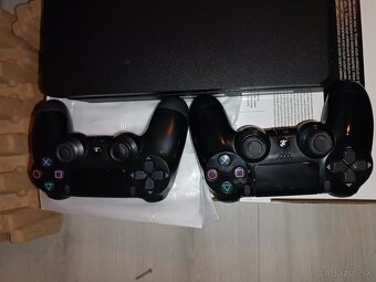 PS4 , 2 ovládače+ hry - 3