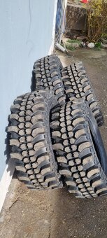 Predám pneu T3 237/70r16 offroad - 3