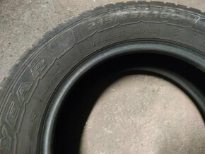 Predám sadu letných pneu na dodávku Goodyear 215/65 r16C - 3