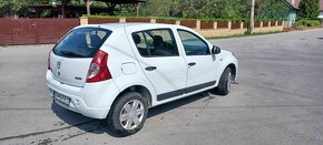 Predam Dacia Sandero 1.4. 55 kw benzin - 3