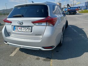 Toyota auris 1.2T combi - 3