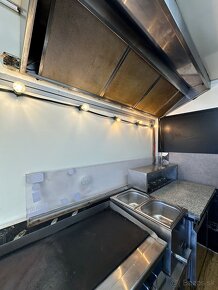 Pojazdny bufet stánok foodtruck 2020 - 3