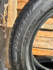 Pirelli Sottozero3 205/60/17”-98H zimne(BMW X1) - 3